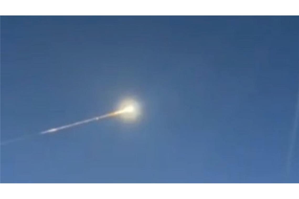 Die zunächst unbekannte Lichterscheinung hielt viele Menschen in weiten Teilen Westdeutschlands am Abend in Atem.