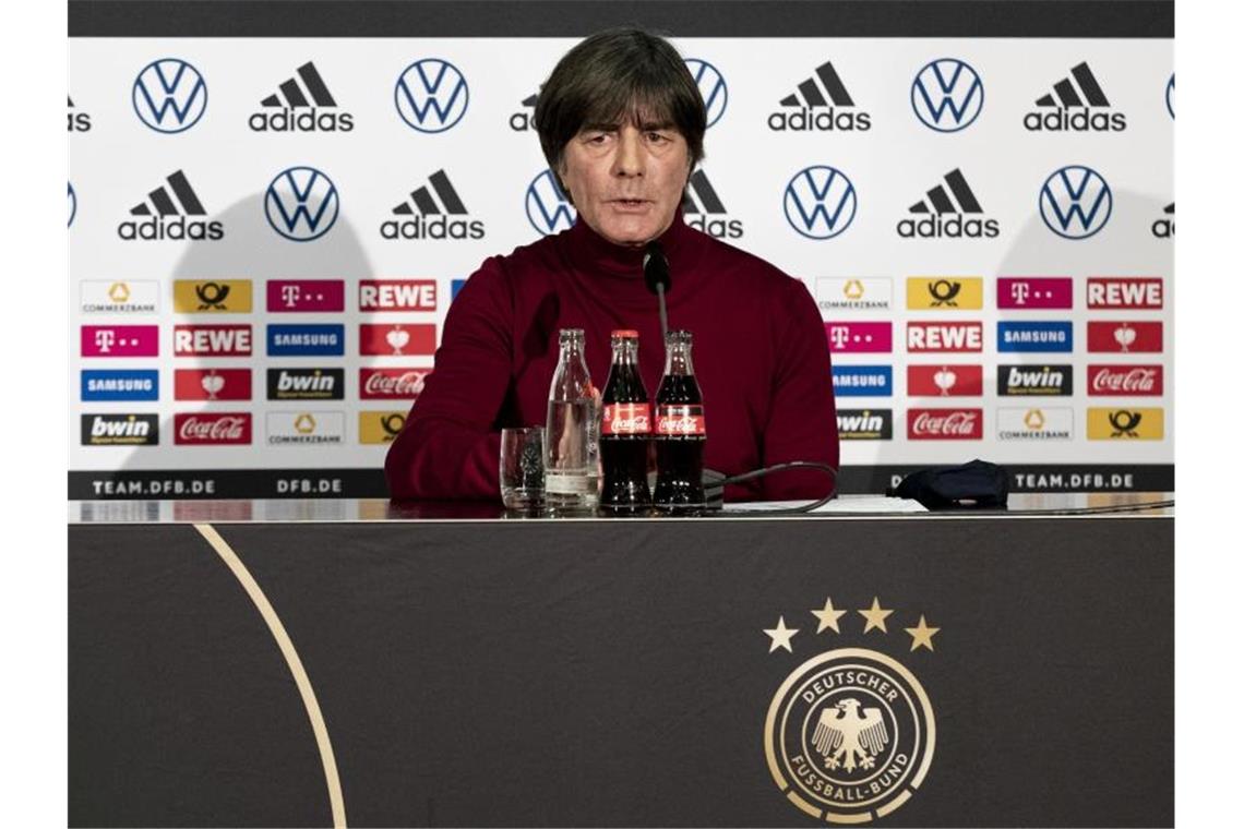 Löw geht seinen Weg - DFB schleppt Probleme ins neue Jahr Die Zustimmung für Bundestrainer Joachim Löw in der Bevölkerung sinkt. Foto: Thomas Boecker/DFB/dpa