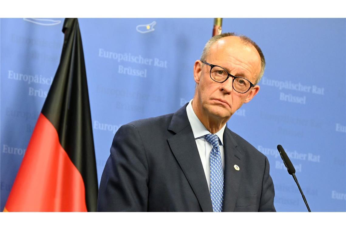 Umfrage: Union legt zu, bleibt aber hinter der AfD Die Zustimmung zu Kanzler Friedrich Merz ist erneut auf den niedrigsten Wert seit Beginn seiner Amtszeit gefallen.
