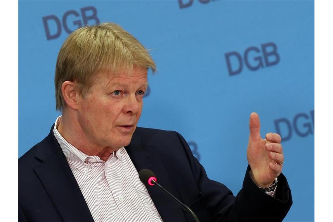 Spritpreis-Entlastung: Mobilitätsgeld statt Tankrabatt? „Diejenigen, die schon reichlich haben, dürfen nicht auch noch reichlich bedient werden“: Reiner Hoffmann. Foto: Wolfgang Kumm/dpa