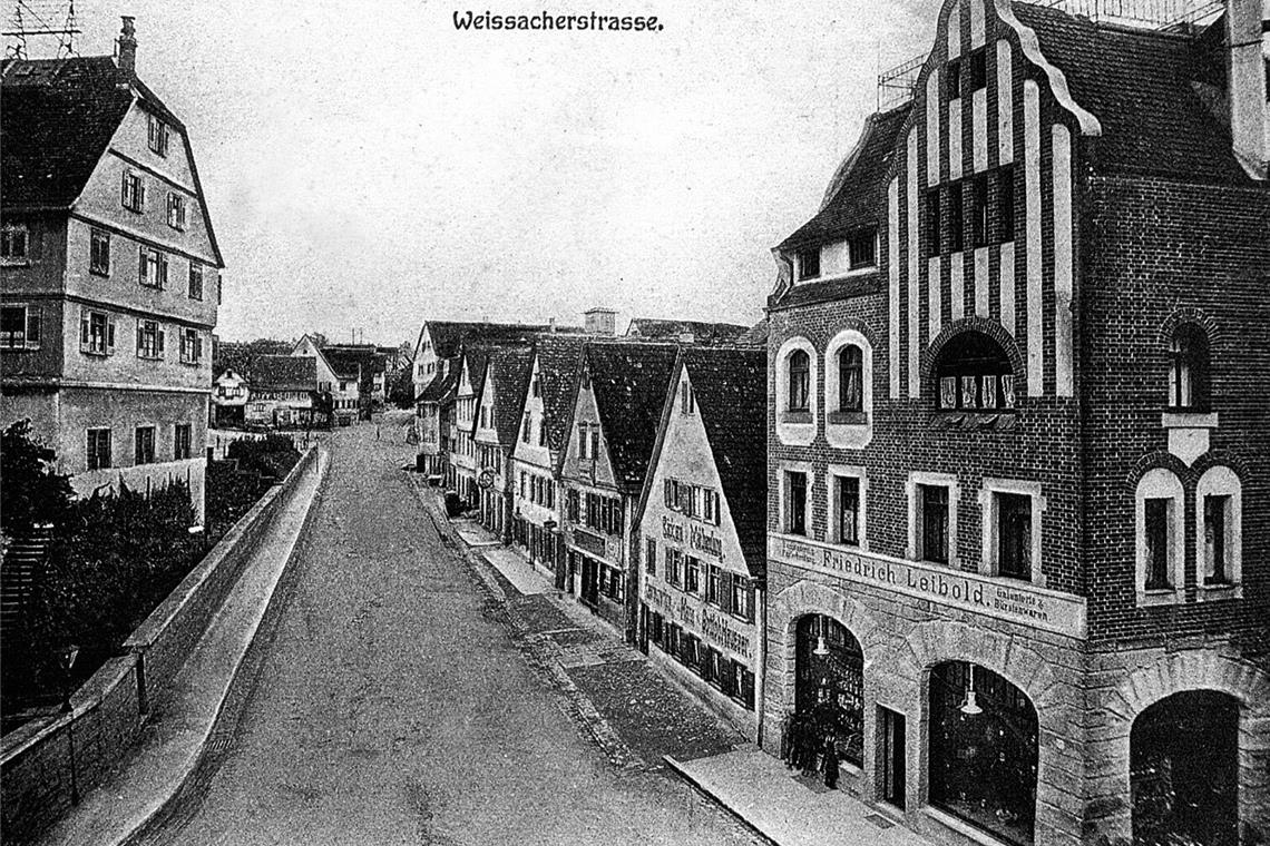 Diese Ansicht mit dem markanten Leibold’schen Wohn- und Geschäftshaus entstand um 1920.