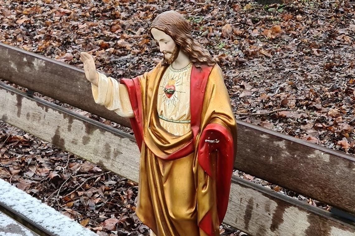 Diese Figur wurde im Januar in Urbach aufgefunden. Foto: Polizei