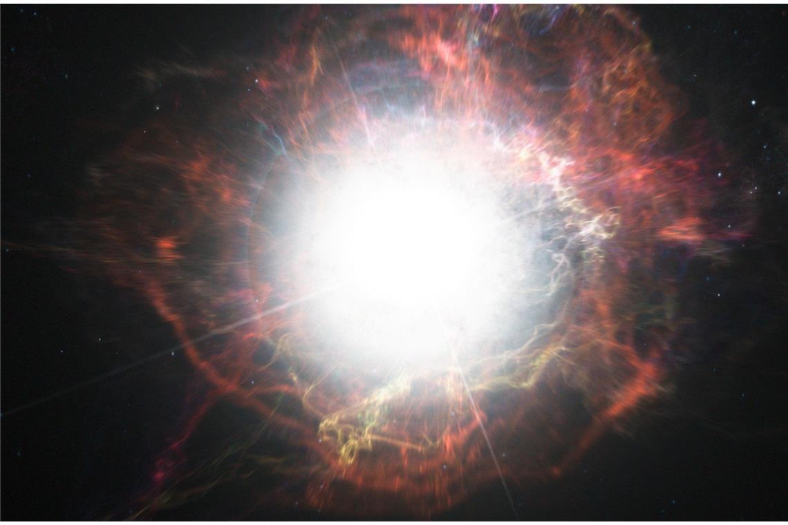 Woher kommt der Mensch? Eine Spurensuche im Kosmos Diese künstlerische Darstellung zeigt eine Supernova-Explosion.