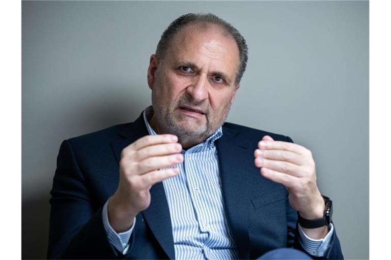 „Diese Preisentwicklung bei Materialien (...) habe ich in weit über 40 Jahren Selbstständigkeit so noch nicht erlebt“: Hans Peter Wollseifer. Foto: Bernd von Jutrczenka/dpa