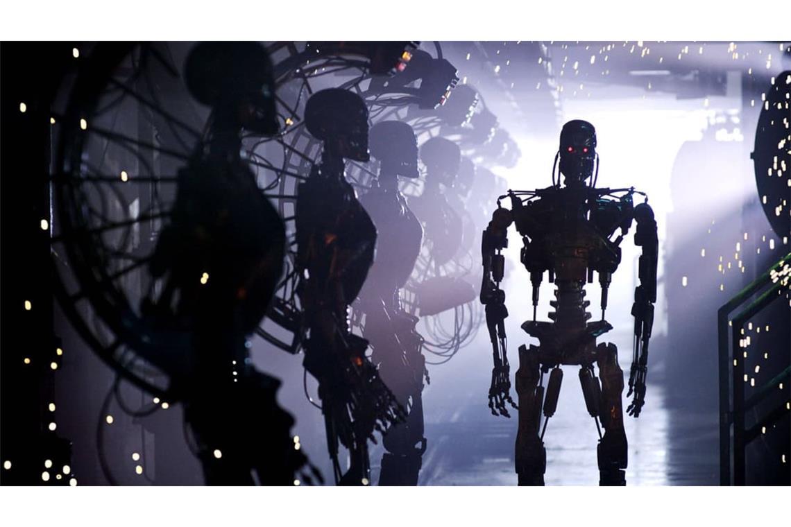 Diese Terminatoren übernehmen in der Zukunft für KI die „Drecksarbeit“ (Szene aus „Terminator Salvation“).