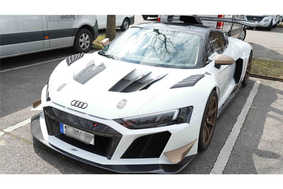 Dieser Audi R8 stach unter den getunten Fahrzeugen besonderes hervor.