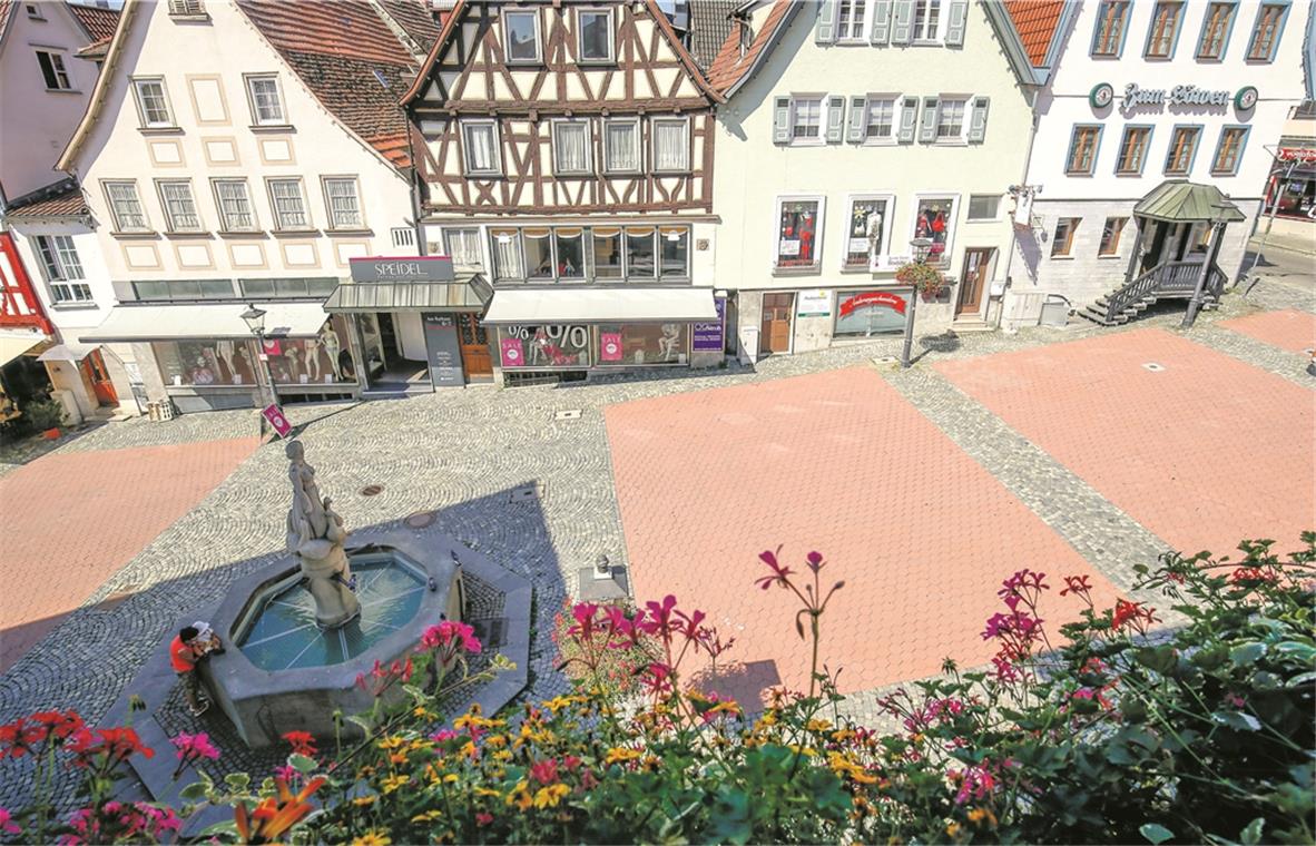 Externe Experten geben Empfehlungen Dieser Ausblick wird sich verändern: Ein Gestaltungsbeirat soll Empfehlungen für die Neugestaltung des Rathausplatzes aussprechen. Foto: A. Becher