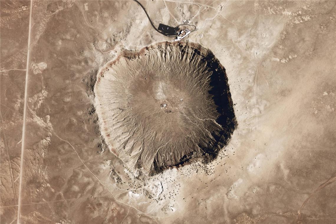 Wie ein Meteoriten-Einschlag den Grand Canyon veränderte „Dieser Krater ist der am besten erhaltene Einschlagskrater weltweit. Trotzdem wissen wir noch immer sehr wenig über die Folgen dieses Einschlags oder den Asteroiden, der ihn schuf.“