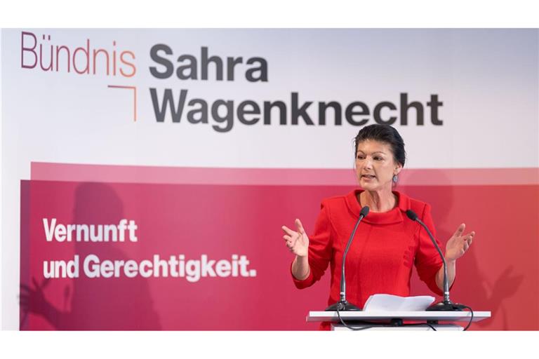"Dieser kriegsbesoffene Antrag bedeutet eine neue Eskalationsstufe und eine wirkliche Gefahr für unser Land", sagt Sahra Wagenknecht.