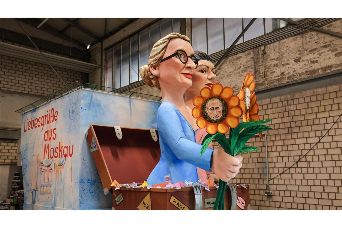 Dieser Motivwagen soll beim diesjährigen Rosenmontagszug in Köln die Jecken erheitern.