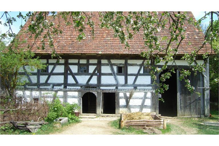 Dieses Bauern- und Weberhaus aus dem Jahr 1682 war ursprünglich in Dautmergen im Zollernalbkreis beheimatet – heute kann es im Freilichtmuseum Neuhausen ob Eck bewundert werden.
