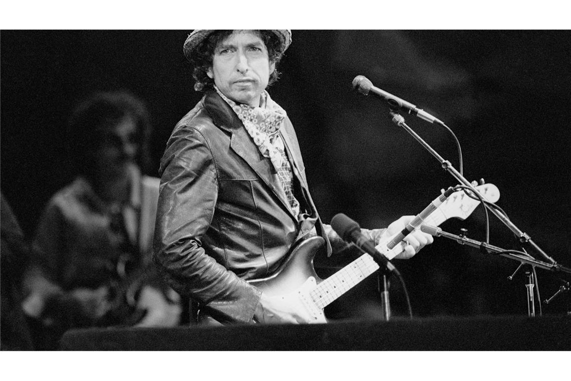 Dieses Foto von 1984 zeigt den Musiker im St. Jakob-Park Stadion auf der Bühne. (Archivbild)