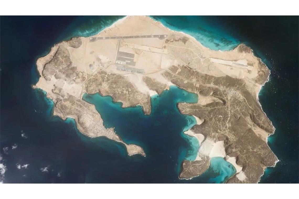 Dieses Satellitenfoto von Planet Labs PBC via AP zeigt eine Landebahn auf der Insel Majun, auch bekannt als Perim Island, in der Straße von Bab al-Mandab vor Jemen.