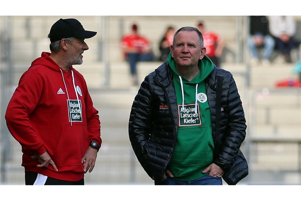 Dieter Gerstung (re., mit Trainer Roland Seitz) war zuletzt beim FC 08 Homburg tätig.      
Fotos: Imago/Jan Huebner