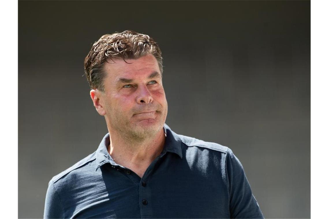Dieter Hecking wird nicht mehr HSV-Trainer sein. Foto: Tom Weller/dpa