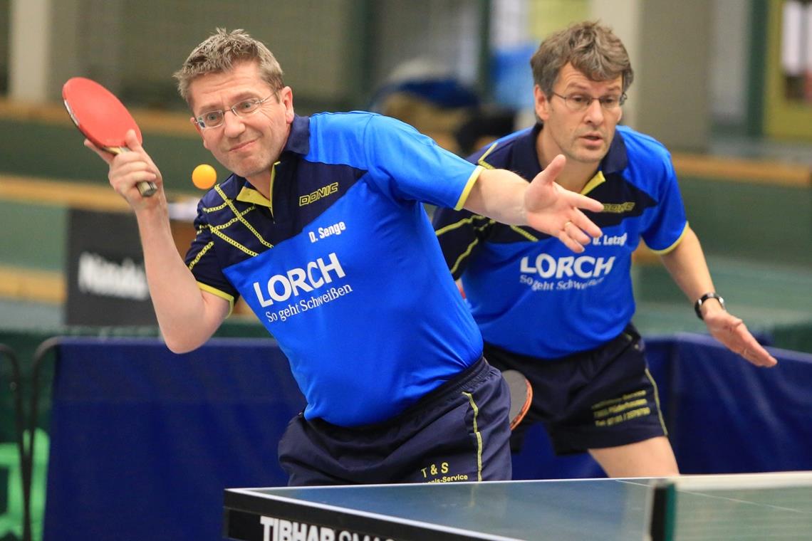 Tischtennisteam des TSV Oberbrüden im Umbruch Dieter Senge (vorne) und Oliver Letzgus haben schon vor acht Jahren im Doppel zusammen gespielt. Archivfoto: Bernd Strohmaier