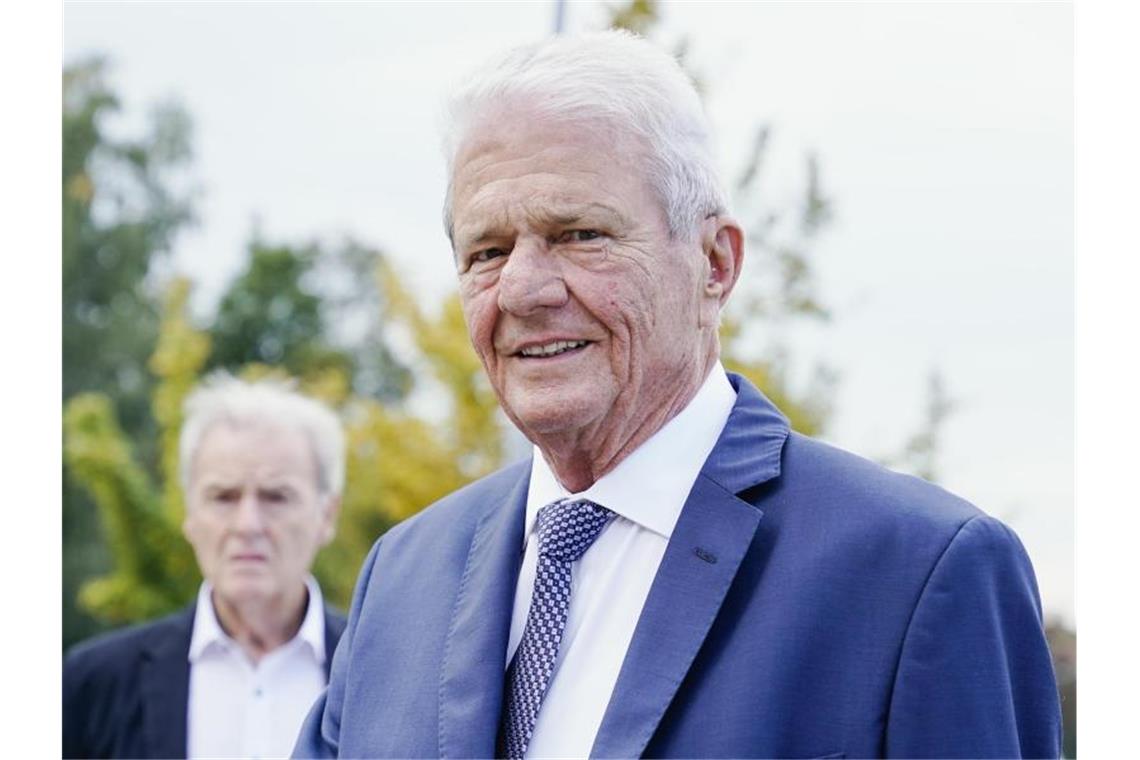 Dietmar Hopp erhält Preis für Engagement für Kinder Dietmar Hopp bei der Verleihung des Karl Kübel Preises. Foto: Uwe Anspach/dpa