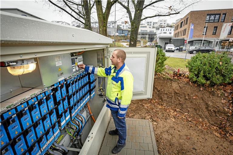 Digitale Ortsnetzstationen wandeln den Strom nicht nur um, sondern liefern der Syna auch wichtige Daten. Archivfoto: Alex Becher