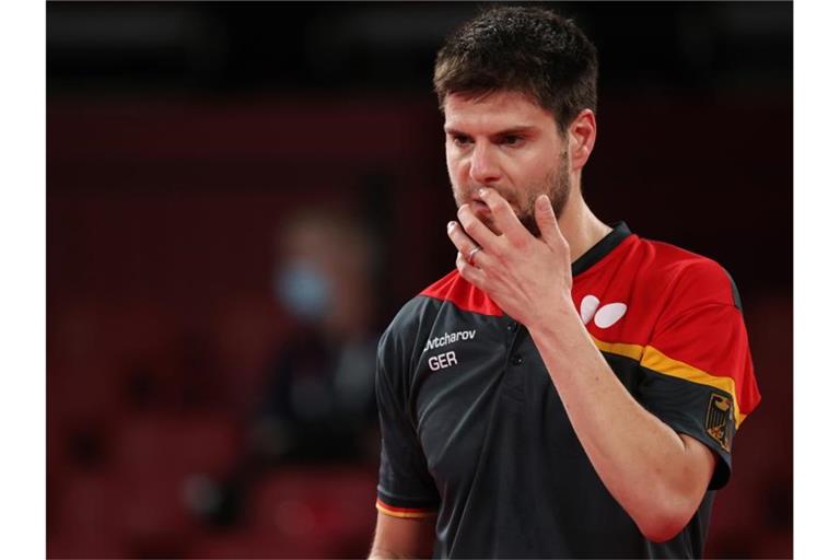 Dimitrij Ovtcharov unterlag dem chinesischen Superstar Ma Long knapp in sieben Sätzen. Foto: Friso Gentsch/dpa