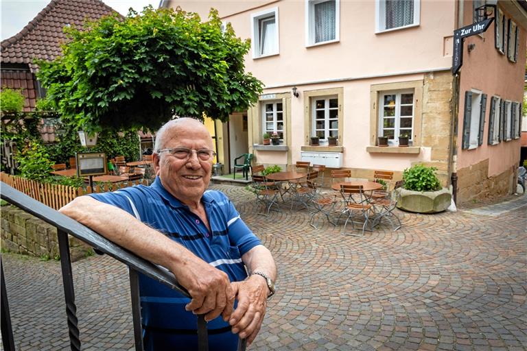 Dimitros „Mitsos“ Siasiakis betreibt heute das Lokal „Die Uhr“ auf dem Ölberg in Backnang.Archivfoto: Alexander Becher 