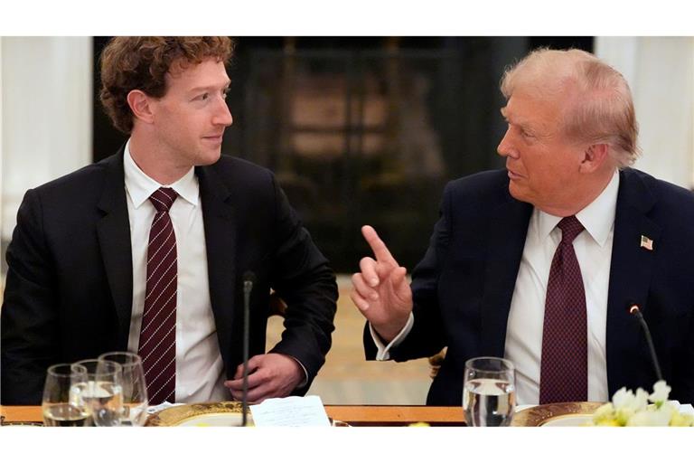 Dinner für Tech-Bosse: US-Präsident Donald Trump hat die Chefs der großen amerikanischen Tech-Konzerne zu einem Abendessen ins Weiße Haus geladen.