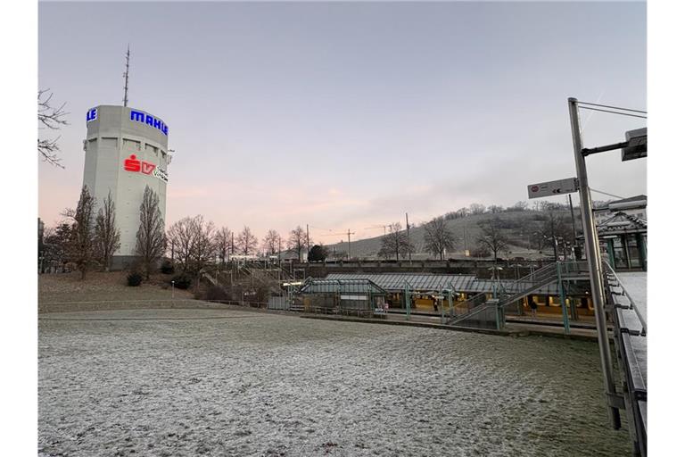 Direkt neben der Stadtbahnhaltestelle Pragsattel könnte laut einer Machbarkeitsstudie die Talstation einer Seilbahn zum Robert-Bosch-Krankenhaus entstehen.