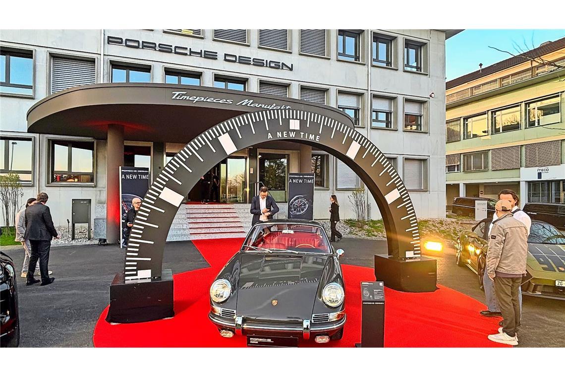 Direkte Verbindung: der Porsche 911 aus dem Jahr 1963 und die Uhrenmanufaktur in Grenchen. 