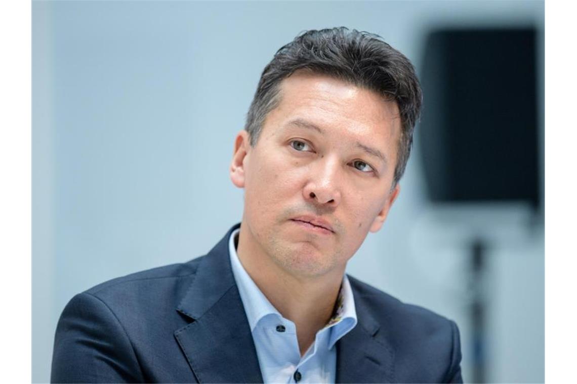 Streit um Stellenstreichung bei Airbus-Rüstungssparte Dirk Hoke, Vorstandsvorsitzender von Airbus Defence and Space. Der europäische Flugzeugbauer will in seiner Rüstungs- und Raumfahrtsparte 2362 Stellen streichen. Foto: Matthias Balk/dpa
