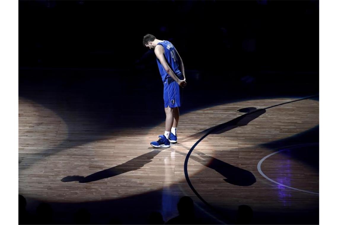 Chronologie des Sports im Jahr 2019 - Teil 2 Dirk Nowitzki kündigte im April nach 21 Profijahren bei den Dallas Mavericks in der NBA das Ende seiner Basketball-Karriere an. Foto: Tony Gutierrez/AP/dpa