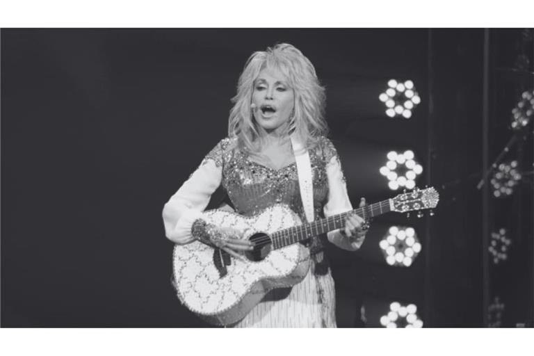 Dolly Parton ist tot. Die Country-Ikone, bekannt für Hits wie „Jolene“ und „I Will Always Love You“, starb im Alter von 80 Jahren.