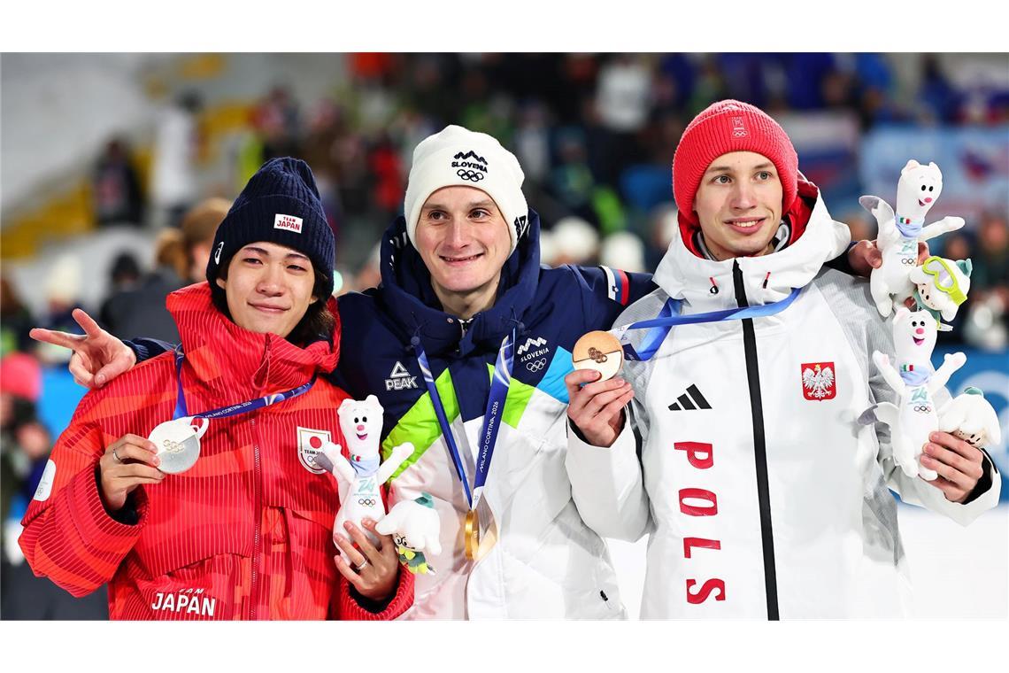 Domen Prevc (M) ist nun auch Einzel-Olympiasieger.