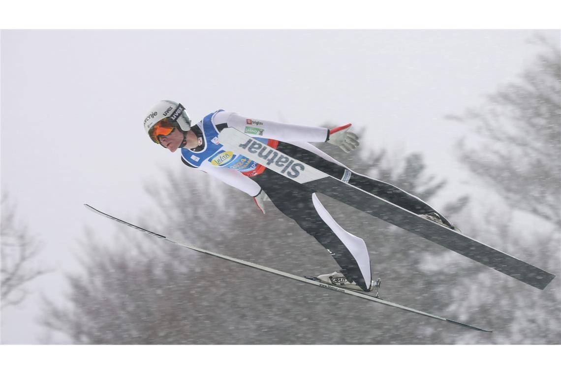 Domen Prevc sorgte mit einem kuriosen Skiverlust für Aufsehen.