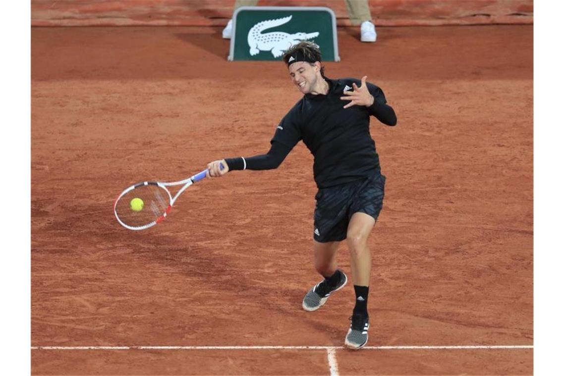 Topfavoriten Nadal und Thiem locker weiter - Wawrinka raus Dominic Thiem hat bei den French Open das Achtelfinale erreicht. Foto: Michel Euler/AP/dpa