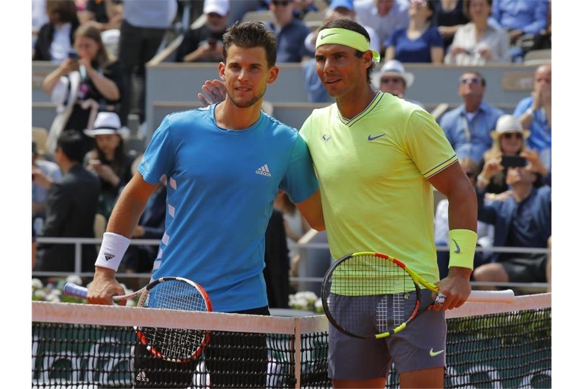 Finalsieg gegen Thiem: Zwölfter French-Open-Titel für Nadal Dominic Thiem (l) und Rafael Nadal stehen vor dem Spiel für ein Foto bereit. Foto: Michel Euler/AP