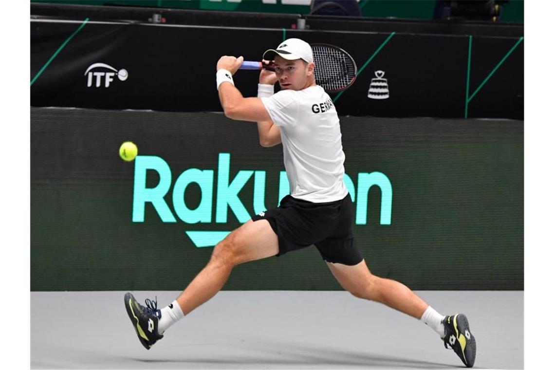 Deutsches Tennis-Team bezwingt im Davis Cup Djokovic und Co. Dominik Koepfer im Match gegen den Serben Filip Krajinovic. Foto: Barbara Gindl/APA/dpa