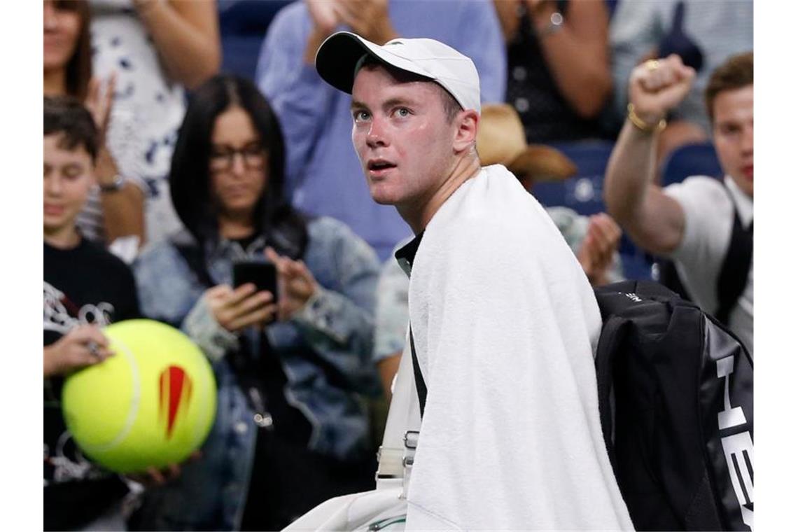 Dominik Koepfer ist bei den US Open an Daniil Medwedew gescheitert. Foto: Jason Decrow/AP