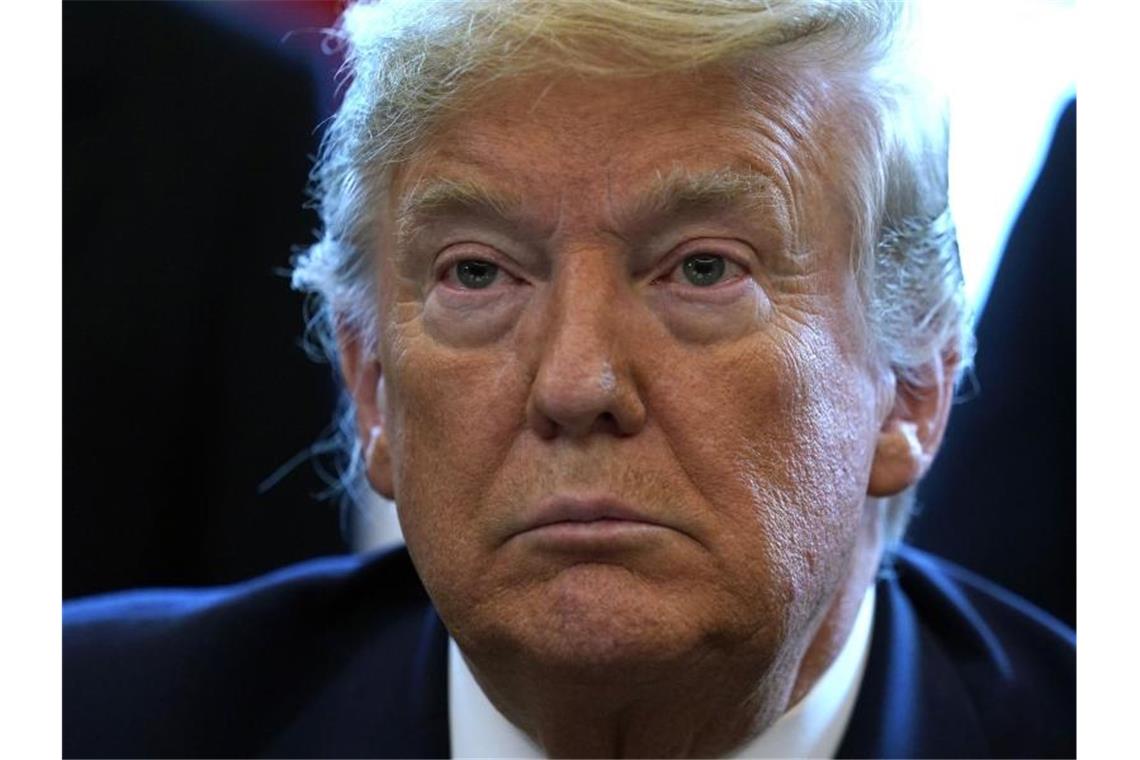 Trump befeuert Machtkampf der Republikaner Donald Trump beschimpft Mitch McConnell als „übellaunig“ und als „politischen Nichtsnutz“. Foto: Evan Vucci/AP/dpa