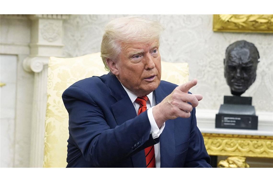 Donald Trump droht der iranischen Regierung (Archivbild).