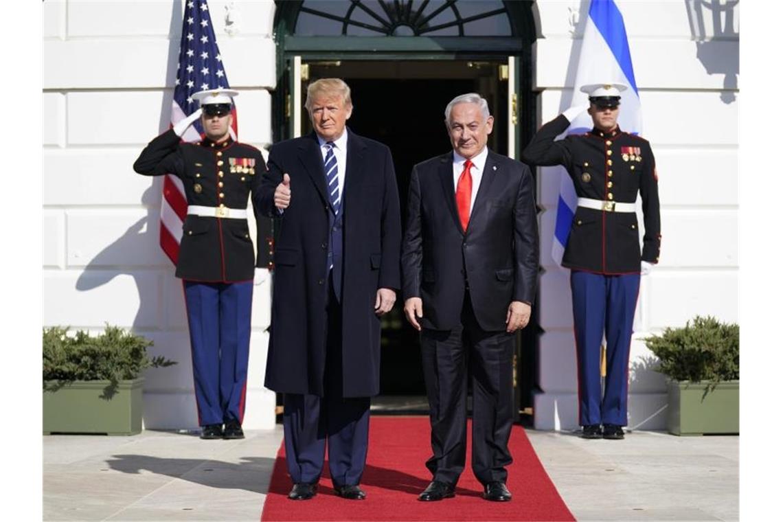 Donald Trump empfängt Benjamin Netanjahu am Weißen Haus. Foto: Evan Vucci/AP/dpa