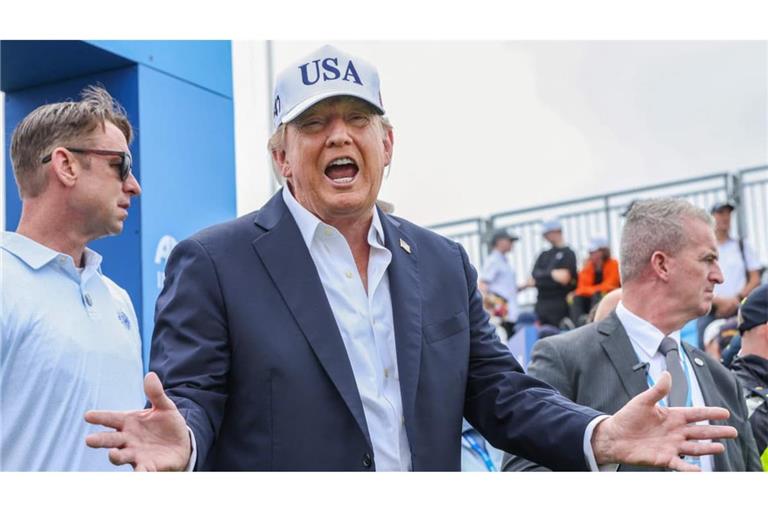 Donald Trump ist derzeit bei einem Golfturnier in Irland.