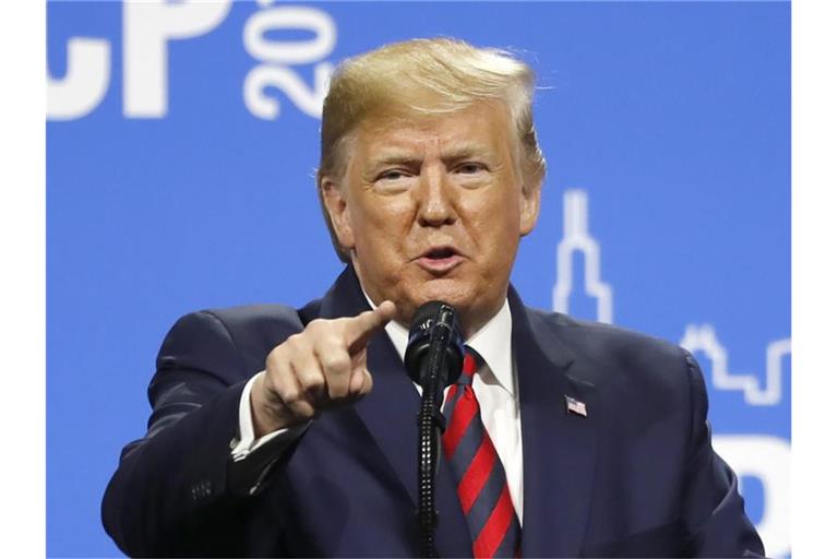 Donald Trump ist einmal mehr sauer über die Zinsentscheidung der US-Notenbank. Foto: Charles Rex Arbogast/AP/dpa