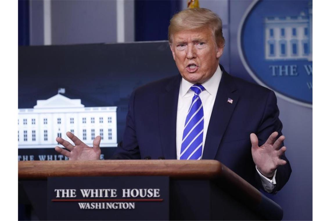 Donald Trump, Präsident der USA, spricht im Weißen Haus über das Coronavirus. Foto: Alex Brandon/AP/dpa