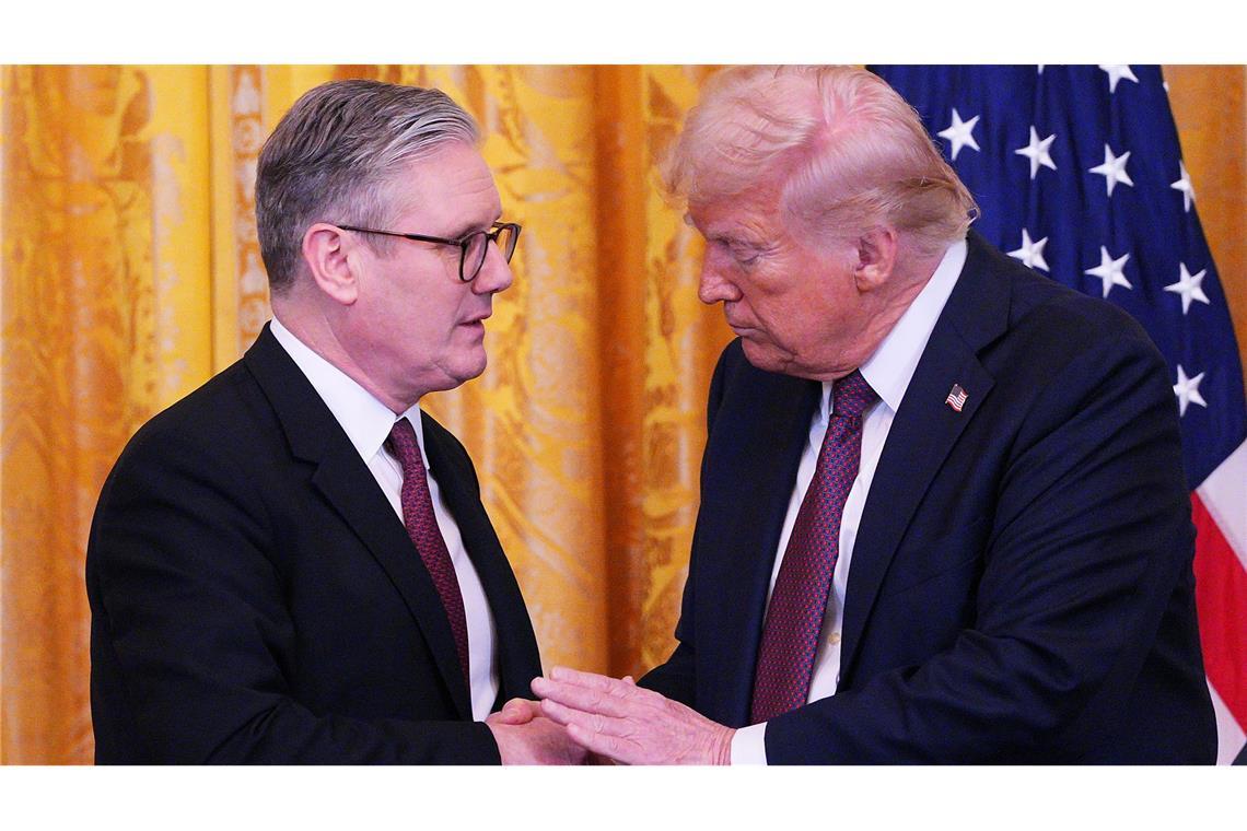 Donald Trump (r.) und Keir Starmer pflegen einen engen Austausch. (Archivbild)