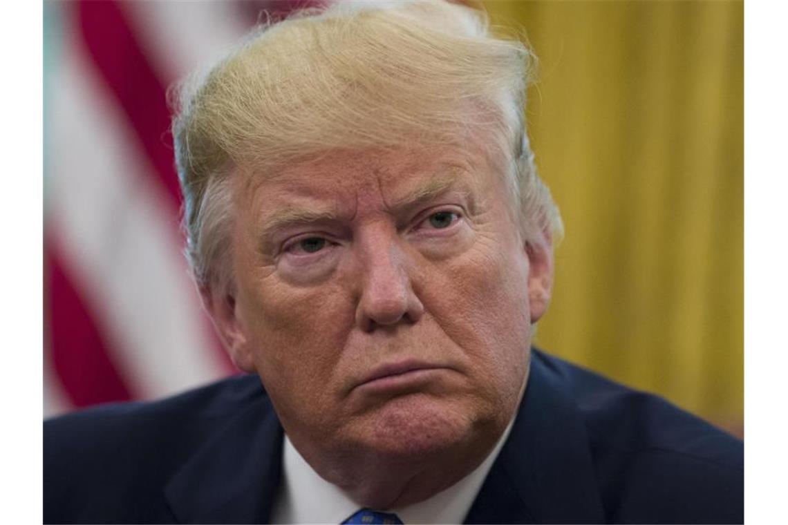 Trump wiegelt Anhänger gegen muslimische Abgeordnete auf Donald Trump riet den „progressiven“ Demokratinnen: „Warum gehen sie nicht zurück und helfen dabei, die total kaputten und von Kriminalität befallenen Orte in Ordnung zu bringen, aus denen sie gekommen sind.“ Foto: Alex Brandon/AP