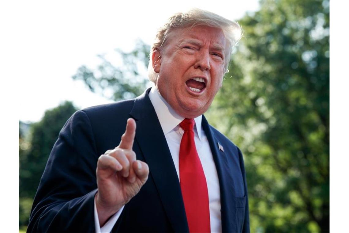 Trump beschimpft Mexiko und weitet Handelskrieg aus Donald Trump sieht die Einführung von Strafzöllen als Mittel im Migrantenstreit mit Mexiko. Foto: Evan Vucci/AP