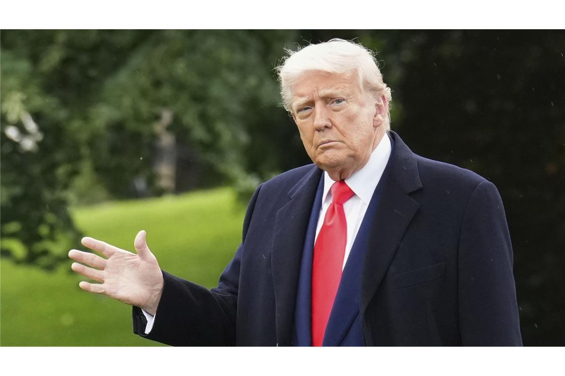Trump will 50-Prozent-Zölle auf EU-Waren ab Juni Donald Trump stellt Strafzölle für Produkte aus der EU in Aussicht.