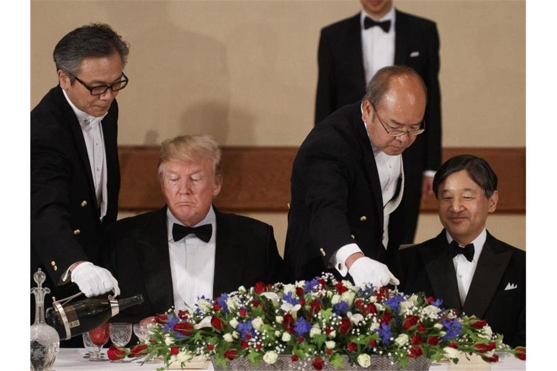 US-Präsident Trump will keinen Regimewechsel im Iran Donald Trump und Kaiser Naruhito von Japan während des Staatsbanketts im Kaiserpalast. Foto: Evan Vucci/AP
