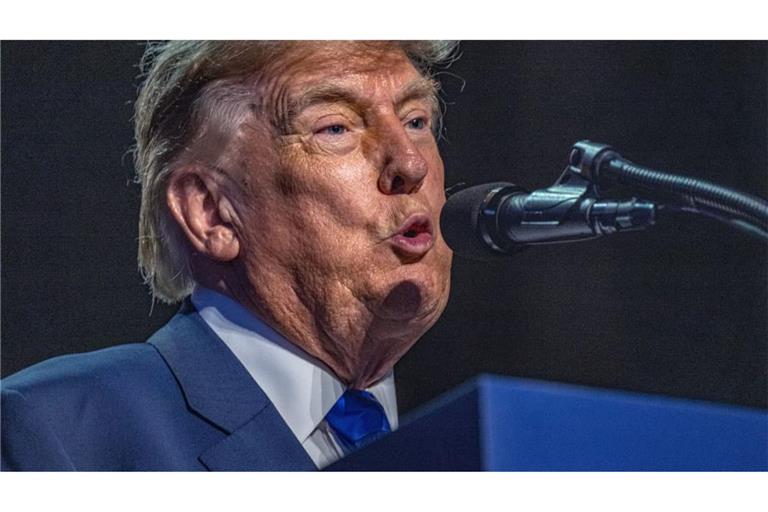 Donald Trump verspricht Geschenke