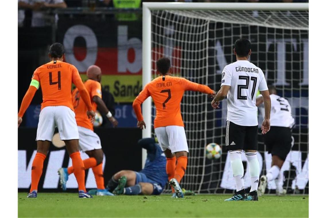 DFB-Dämpfer im Prestige-Duell: Niederlande nimmt Revanche Donyell Malen traf für die Gäste zur 3:2-Führung. Foto: