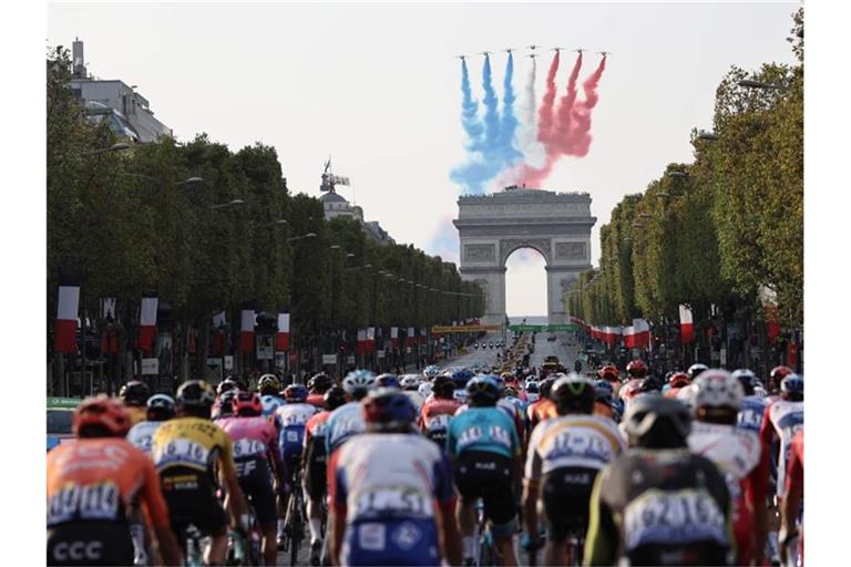 Doping-Fall bei der Tour de France? Ein Arzt und ein Krankengymnast bleiben in Polizeigewahrsam. Foto: Kenzo Tribouillard/AFP/dpa
